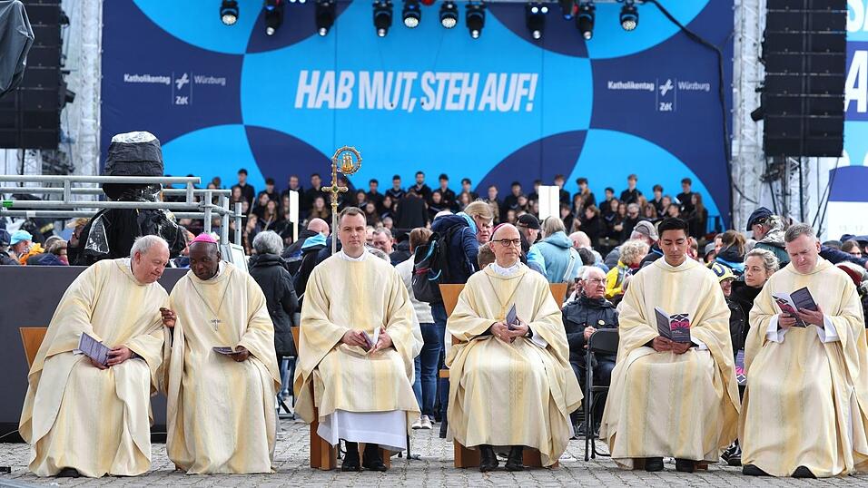 Zum Schlussgottesdienst werden tausende Menschen erwartet. (Archivbild) Zum Schlussgottesdienst werden tausende Menschen erwartet. (Archivbild)