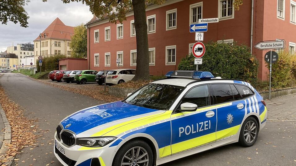 Die Polizei ist wegen einer erneuten Bombendrohung in Straubing im Einsatz.