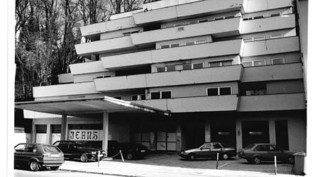 Die Terrassenwohnanlage an der Inneren Münchner Straße 15 wurde für die Unterfahrung beim Bau des Hofbergtunnels abgerissen.