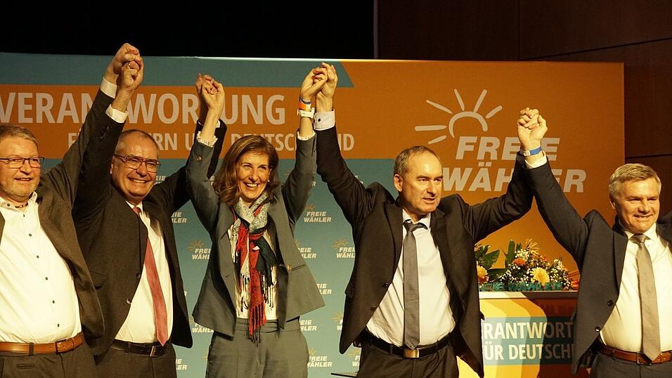 Hans Martin Gr&ouml;tsch, Michael W&ouml;rle, Indra Baier-M&uuml;ller, Hubert Aiwanger und Peter Dreier sind von den Parteimitgliedern auf die ersten f&uuml;nf Listenpl&auml;tze gew&auml;hlt worden.