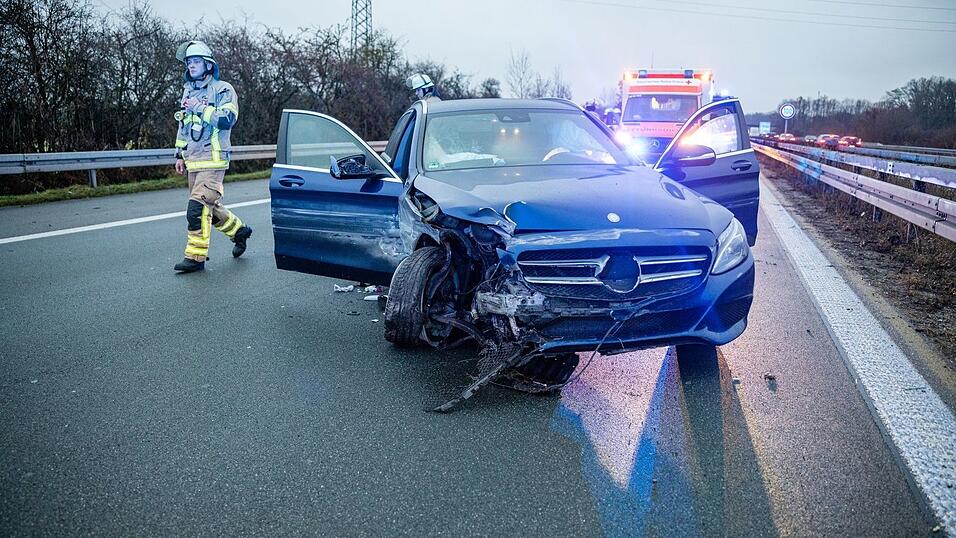 Ein medizinischer Notfall auf der A73 ging hingegen nach erfolgreicher Wiederbelebung gut aus.