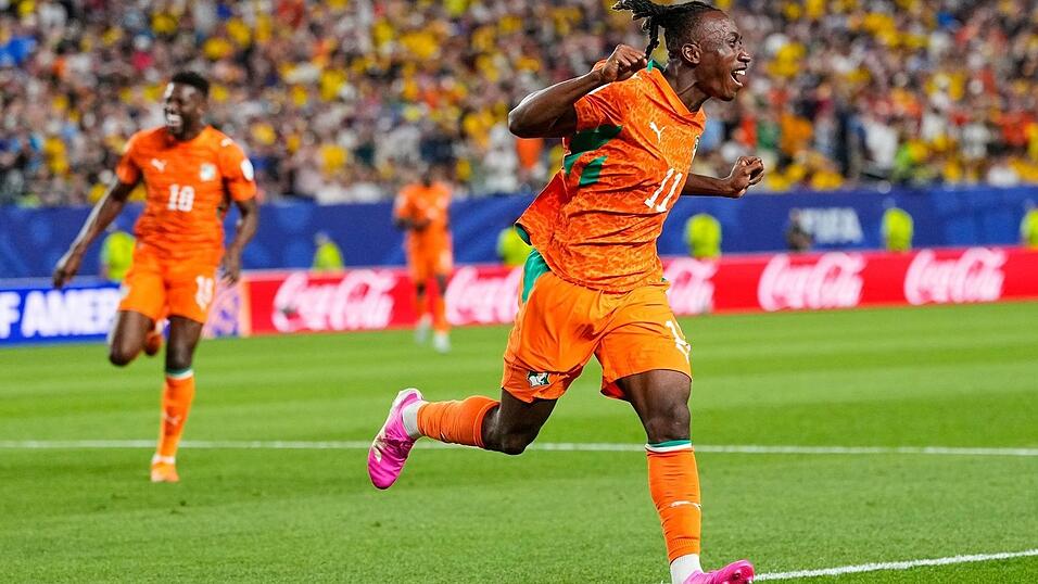 Deutschlands nächster WM-Gegner Elfenbeinküste bejubelt einen Sieg gegen Ecuador. Deutschlands nächster WM-Gegner Elfenbeinküste bejubelt einen Sieg gegen Ecuador.