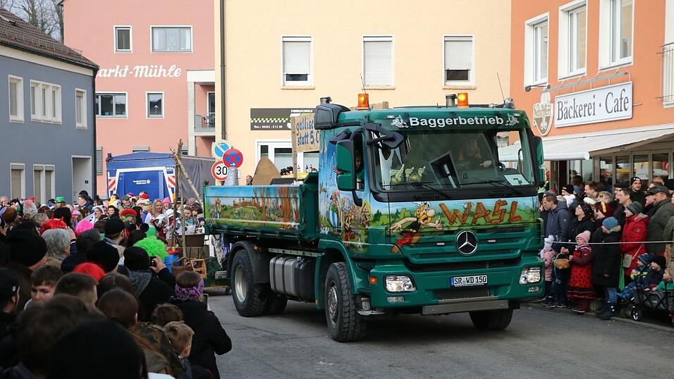 Beim Bogener Faschingsumzug war einiges geboten.