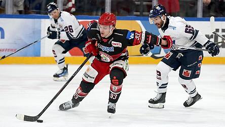Oliver St&uuml;mpel (am Puck) greift auch in der Saison 2026/27 weiter f&uuml;r den EVL an.