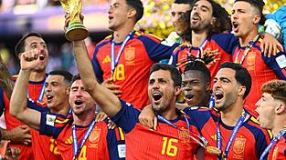 Spanien mit seinem überragenden Kapitän Rodri bejubelt den WM-Titel. Spanien mit seinem überragenden Kapitän Rodri bejubelt den WM-Titel.