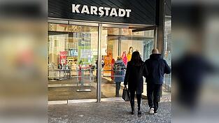 Im Oktober hatte der Handelsriese erneut Insolvenzantrag gestellt, die Er&ouml;ffnung des Verfahrens war k&uuml;rzlich.