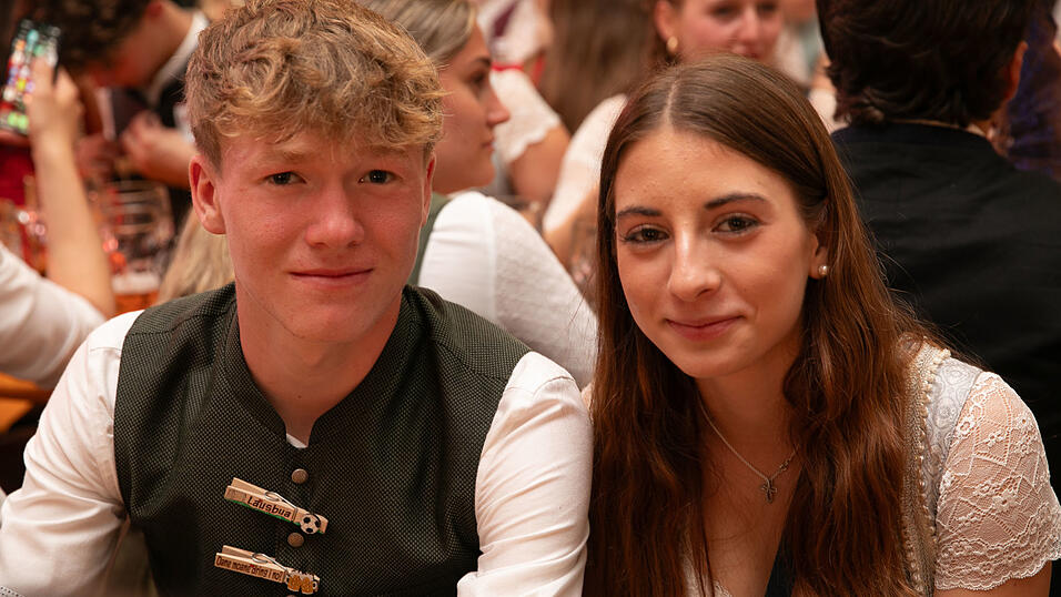 Die Partybilder vom Samstag, 9. August, aus dem Festzelt Weckmann. Die Partybilder vom Samstag, 9. August, aus dem Festzelt Weckmann.