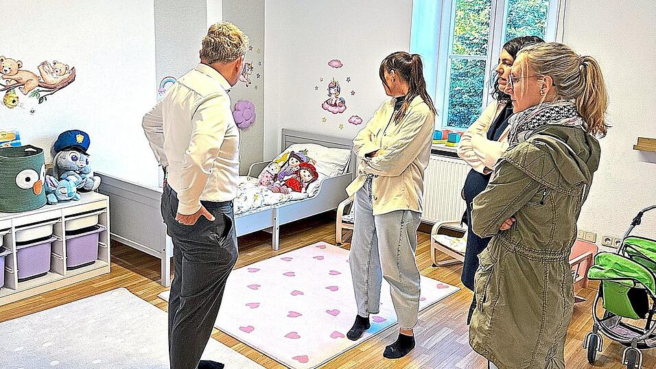 Am Donnerstag besichtigten Bürgermeister Josef Beham und die Markträte die Einrichtung. Am Donnerstag besichtigten Bürgermeister Josef Beham und die Markträte die Einrichtung.