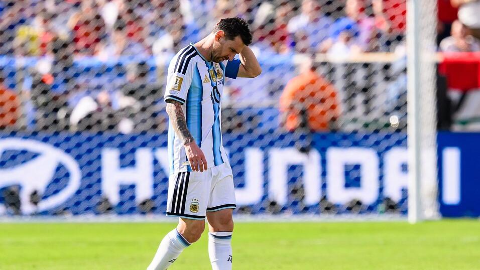 Messi verabschiedete sich in emotionalen Worten von seinem Vater. (Archivbild)