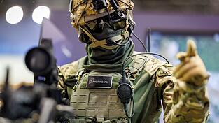 Die Gladius genannte Kampfausr&uuml;stung von Rheinmetall auf der N&uuml;rnberger Sicherheitstechnik-Messe Enforce Tac 2025. &Auml;hnlich sieht die nun bestellte Bundeswehr-Ausr&uuml;stung aus. (Archivbild)