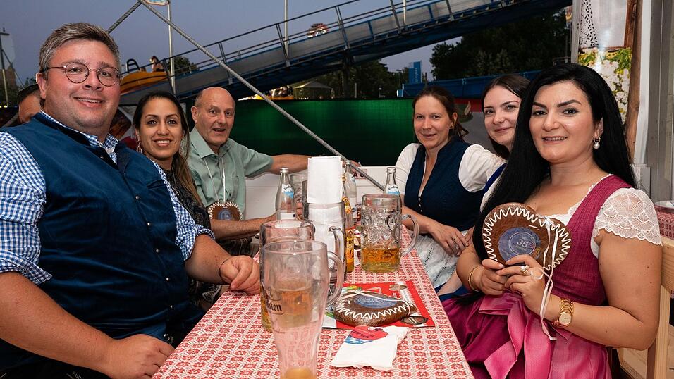 Die Partybilder vom Donnerstag, 13. August, aus dem Festzelt Greindl. Die Partybilder vom Donnerstag, 13. August, aus dem Festzelt Greindl.
