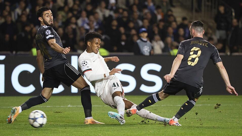 Estevao brachte Chelsea gegen Karabach Agdam nach 16 Minuten in Führung. Estevao brachte Chelsea gegen Karabach Agdam nach 16 Minuten in Führung.