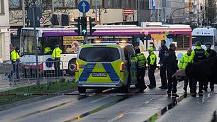 Der schwere Unfall passierte beim Mönchengladbacher Veilchendienstagszug. Der schwere Unfall passierte beim Mönchengladbacher Veilchendienstagszug.