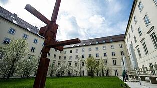 Der Innenhof des Dienstgebäudes des Erzbischöflichen Ordinariats in München.