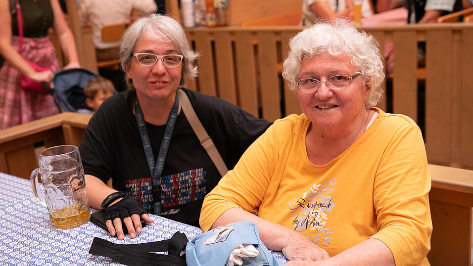 Die Partybilder vom Montag, 18. August, aus dem Festzelt Greindl. Die Partybilder vom Montag, 18. August, aus dem Festzelt Greindl.