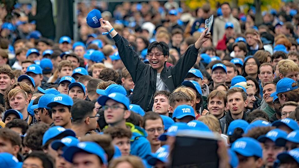 Trotz der Umstellung bei der Abitur-Dauer sind Bayerns Universitäten und Hochschulen auch im Wintersemester 2025/26 sehr gut besucht. (Illustration) Trotz der Umstellung bei der Abitur-Dauer sind Bayerns Universitäten und Hochschulen auch im Wintersemester 2025/26 sehr gut besucht. (Illustration)