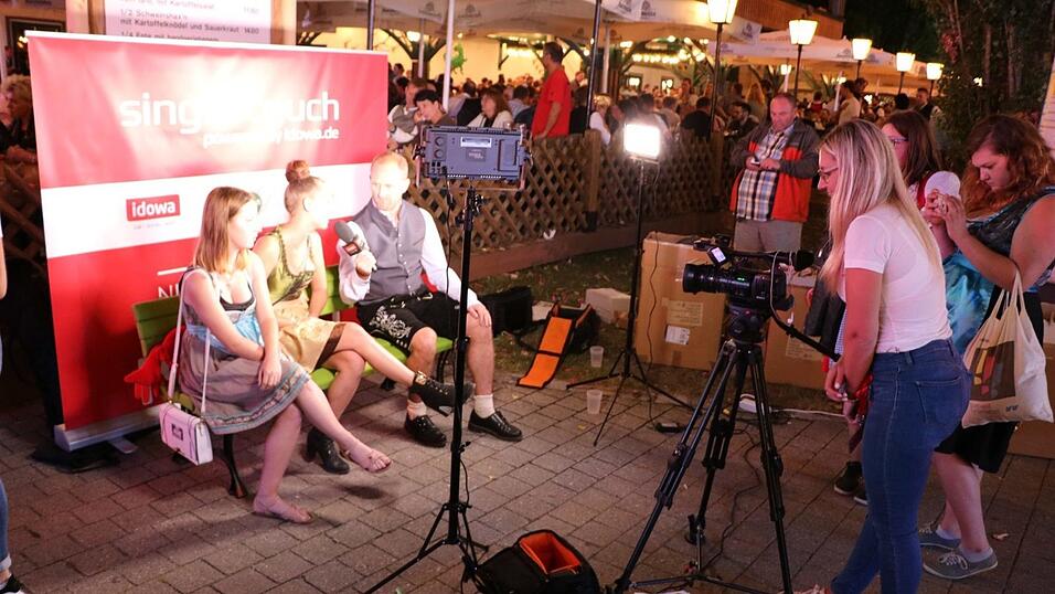 Die Eindrücke der Single-Couch in Bildern, aufgenommen am Freitag, 10. August. Die Eindrücke der Single-Couch in Bildern, aufgenommen am Freitag, 10. August.