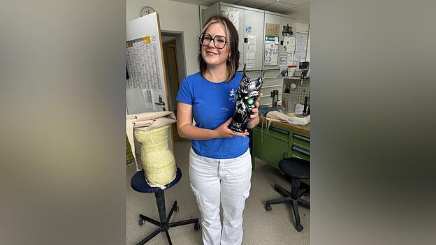 Julia Lehermeier und ihr Team vom Leistungszentrum fürOrthopädietechnik können jedes Motiv auf eine Prothese bringen. Julia Lehermeier und ihr Team vom Leistungszentrum fürOrthopädietechnik können jedes Motiv auf eine Prothese bringen.