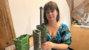 Drei Vasen der Werkreihe &bdquo;Lichtgew&auml;chse 2.0&ldquo; sind Marion Abate verblieben. Drei sind bis heute verschwunden.