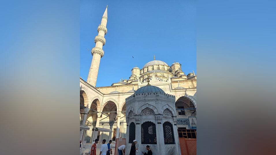 Malerische Gassen, traditionelle Märkte und beeindruckende Architektur: All das bietet Istanbul.