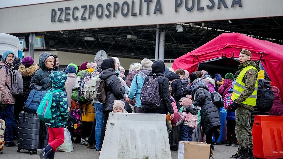 Die Mehrheit der erwachsenen Flüchtlinge aus der Ukraine, die in Deutschland leben, sind Frauen. (Archivbild) Die Mehrheit der erwachsenen Flüchtlinge aus der Ukraine, die in Deutschland leben, sind Frauen. (Archivbild)