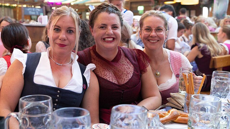 Die Partybilder vom Sonntag, 9. August, aus dem Festzelt Wenisch. Die Partybilder vom Sonntag, 9. August, aus dem Festzelt Wenisch.