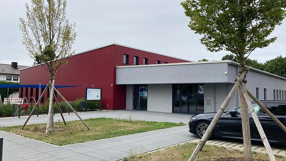Die Gemeinde Tiefenbach geht in Vorleistung, um die Halle reparieren zu lassen. Ein Architekt wurde nun beauftragt.