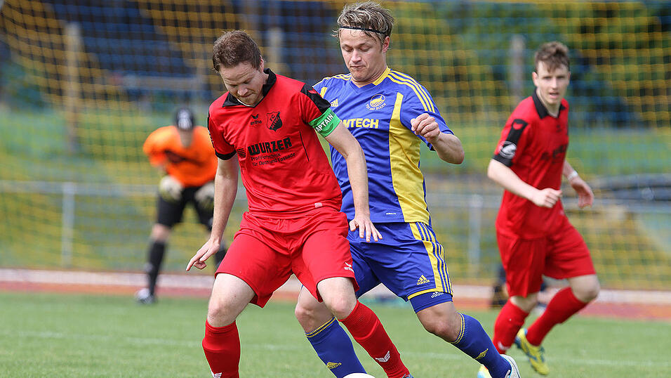 Der TSV Bogen versetzte dem Favoriten aus Affing in der Nachspielzeit den Lucky Punch und siegte mit 2:1 (Foto: Schindler). Der TSV Bogen versetzte dem Favoriten aus Affing in der Nachspielzeit den Lucky Punch und siegte mit 2:1 (Foto: Schindler).