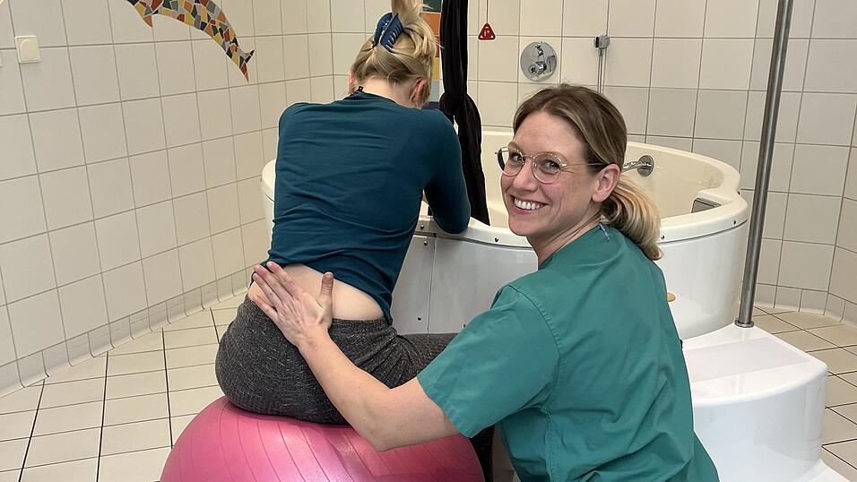 Erin Straka studiert Hebammenkunde in Regensburg. Ihre praktischen Stunden absolviert sie an den Sana Kliniken in Cham.