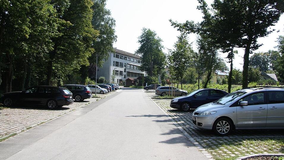 Freie Parkpl&auml;tze gibt es auf dem neuen Areal unterhalb der Ludwigstra&szlig;e.