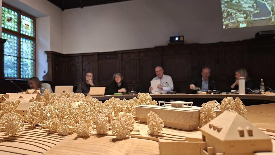 Im Gestaltungsbeirat pr&auml;sentierte Architekt Markus Stenger auch ein Modell seines Entwurfs.