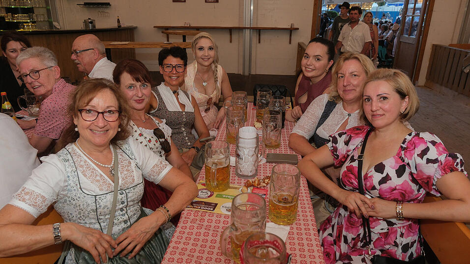 Die Partybilder vom Mittwoch, 16. August 2023, aus dem Festzelt Greindl. Die Partybilder vom Mittwoch, 16. August 2023, aus dem Festzelt Greindl.