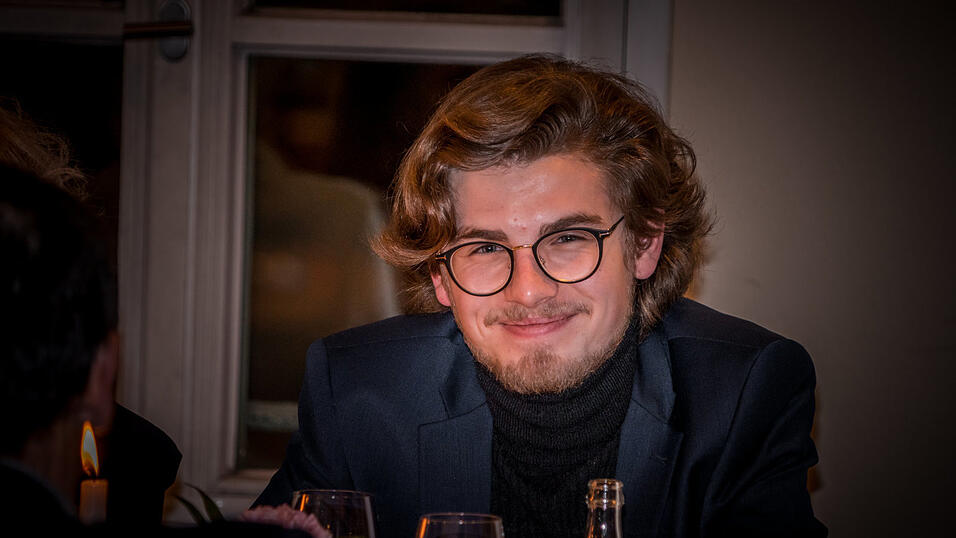 Anlässlich des 225-jährigen Bestehens veranstaltete das Landshuter Modehaus Oberpaur eine Jubliäumsgala - samt Vorführung historischer Abendkleider. Anlässlich des 225-jährigen Bestehens veranstaltete das Landshuter Modehaus Oberpaur eine Jubliäumsgala - samt Vorführung historischer Abendkleider.