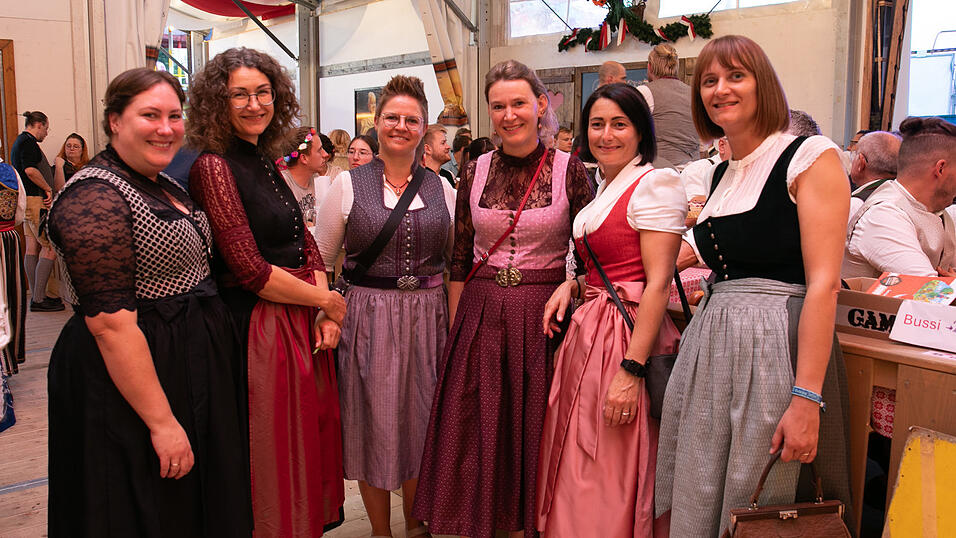 Die Partybilder vom Freitag, 8. August, aus dem Festzelt Greindl. Die Partybilder vom Freitag, 8. August, aus dem Festzelt Greindl.