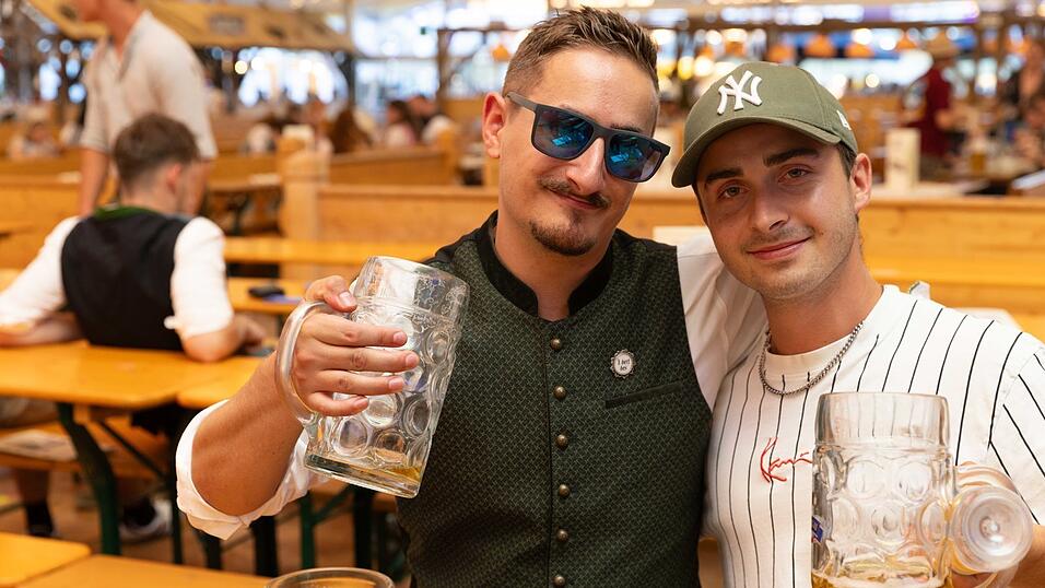 Die Partybilder vom Sonntag, 9. August, aus dem Festzelt Reisinger. Die Partybilder vom Sonntag, 9. August, aus dem Festzelt Reisinger.