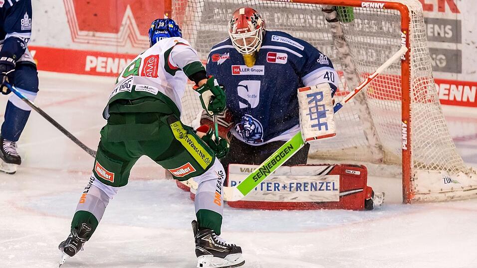 Die Straubing Tigers haben die Augsburger Panther mit 3:1 besiegt. Die Straubing Tigers haben die Augsburger Panther mit 3:1 besiegt.