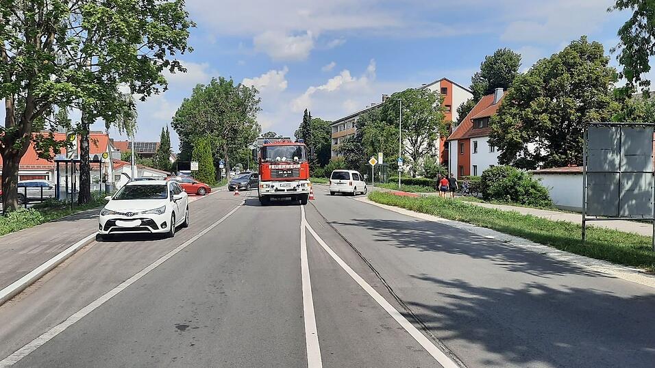 Bei einem Unfall an der Kreuzung Rottenburger Straße/Industriestraße wollten Autofahrer die Straßensperrung nicht hinnehmen. Bei einem Unfall an der Kreuzung Rottenburger Straße/Industriestraße wollten Autofahrer die Straßensperrung nicht hinnehmen.