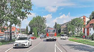 Bei einem Unfall an der Kreuzung Rottenburger Straße/Industriestraße wollten Autofahrer die Straßensperrung nicht hinnehmen. Bei einem Unfall an der Kreuzung Rottenburger Straße/Industriestraße wollten Autofahrer die Straßensperrung nicht hinnehmen.