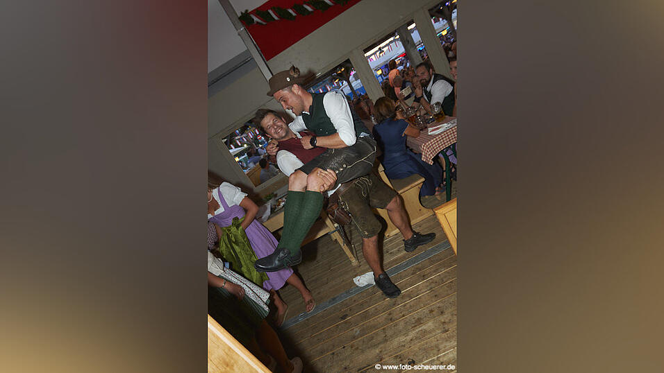 Die Partybilder vom Samstag, 13. August 2022, aus dem Festzelt Lechner.