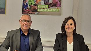 „Die Finanzierung der Kindertageseinrichtungen sollte gerecht sein, unabhängig davon, was sich Eltern und Kommunen noch leisten können“: AWO-Geschäftsführer Klaus Hoffmann und Patricia Hecker, Abteilungsleiterin für Kindertagesstätten.
