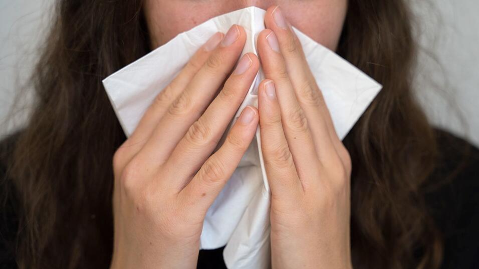 Krankheitsausfälle von Beschäftigten sorgen für viel Kritik. (Symbolbild) Krankheitsausfälle von Beschäftigten sorgen für viel Kritik. (Symbolbild)