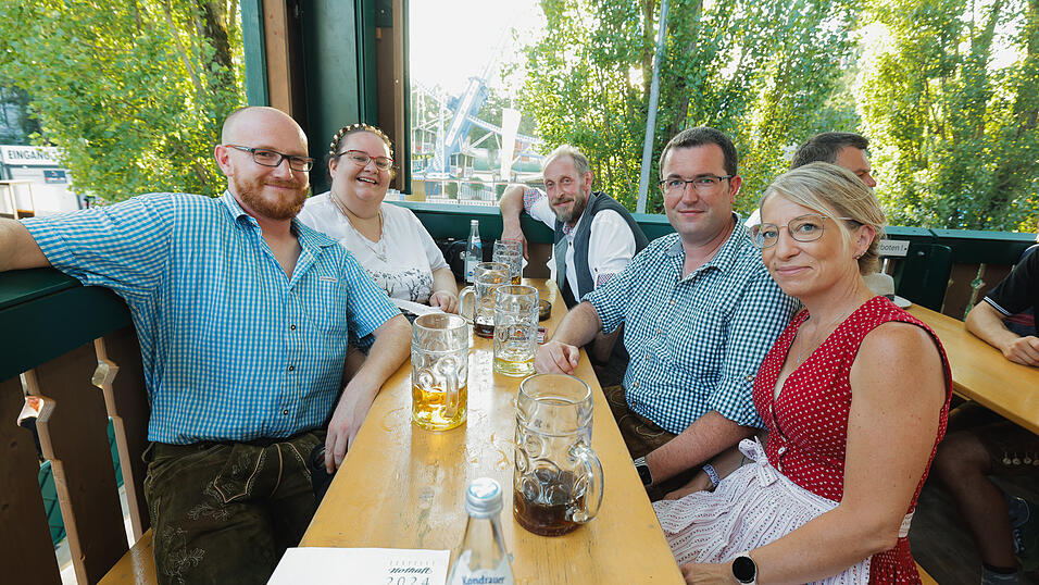 Die Partybilder vom Dienstag, 13. August 2024, aus dem Festzelt Nothaft. Die Partybilder vom Dienstag, 13. August 2024, aus dem Festzelt Nothaft.