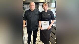 Wirtshaus-Chef Daniel Früchtl ist stolz auf die Leistung von Marissa Baumgartner. Wirtshaus-Chef Daniel Früchtl ist stolz auf die Leistung von Marissa Baumgartner.