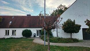 In der Gnadenkirche Auloh veranstalten die evangelischen Stadtgemeinden aus Landshut die Kirchen-WG. In der Gnadenkirche Auloh veranstalten die evangelischen Stadtgemeinden aus Landshut die Kirchen-WG.