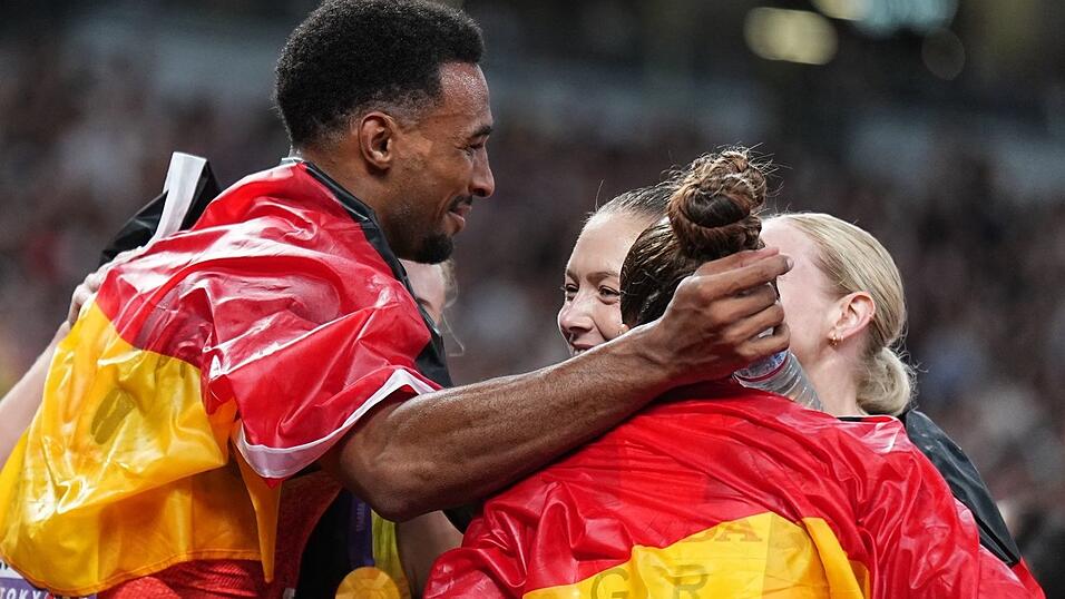 Zehnkämpfer Leo Neugebauer (l) und die Staffel-Frauen sorgen für ein glanzvolles Ende. Zehnkämpfer Leo Neugebauer (l) und die Staffel-Frauen sorgen für ein glanzvolles Ende.