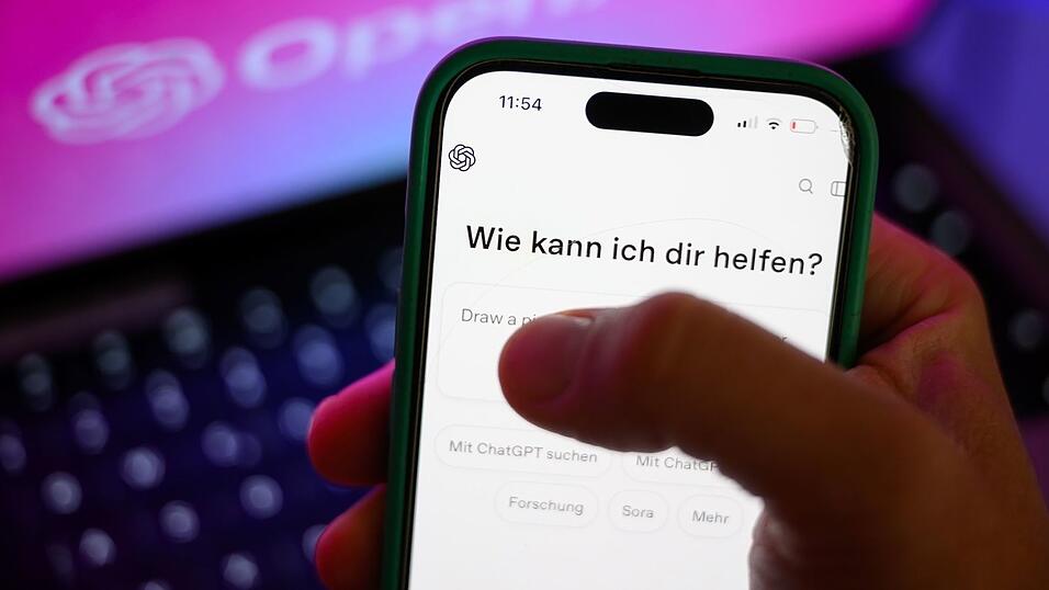 Neben dem KI-Gesetz muss sich ChatGPT bald an weitere EU-Regeln halten. (Symbolbild) Neben dem KI-Gesetz muss sich ChatGPT bald an weitere EU-Regeln halten. (Symbolbild)
