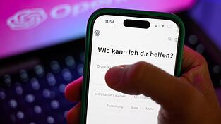 Neben dem KI-Gesetz muss sich ChatGPT bald an weitere EU-Regeln halten. (Symbolbild) Neben dem KI-Gesetz muss sich ChatGPT bald an weitere EU-Regeln halten. (Symbolbild)