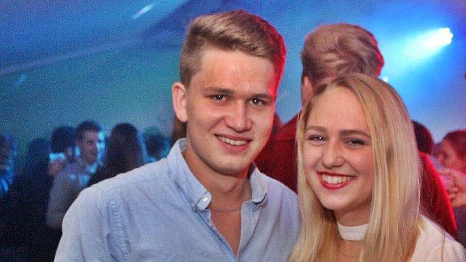 Die besten Bilder vom Wein- und Wei&szlig;bierfest des Burschenvereins Arth und der M&auml;dchengruppe.