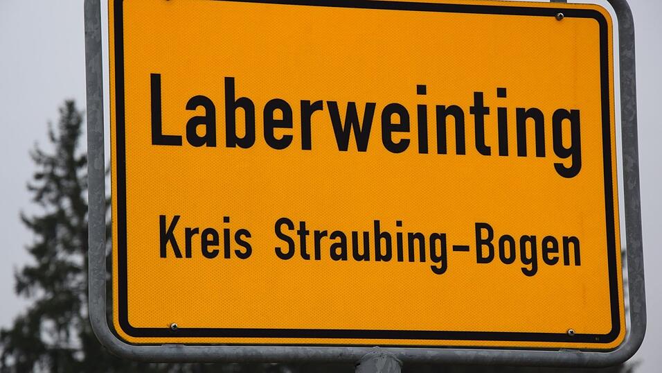 Die Vorschl&auml;ge der B&uuml;rgerinitiative 'Windkraft ja - Umzingelung nein' f&uuml;r 'Grunds&auml;tze einer menschengerechten Gestaltung der Planung von Windenergieanlagen' waren Thema im Gemeinderat Laberweinting.