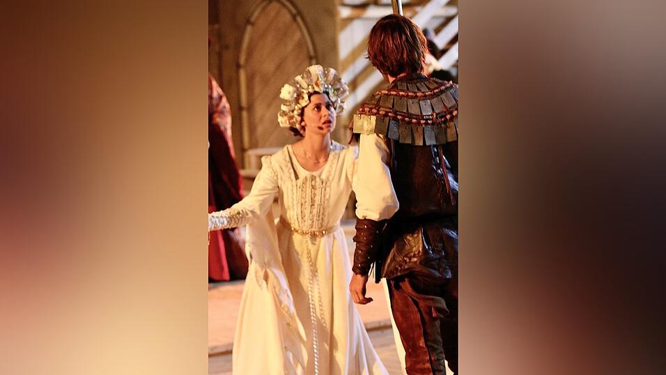 Eindr&uuml;cke von der Gruppe 'blau', die am Freitagabend die Drachenstich-Premiere gespielt hat.